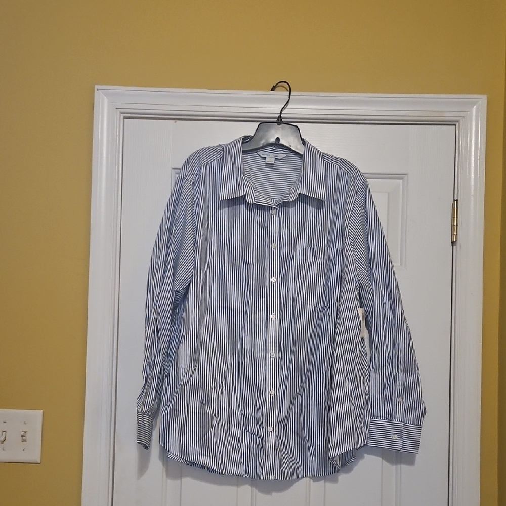 Old Navy Classic Blue and White Striped Shirt